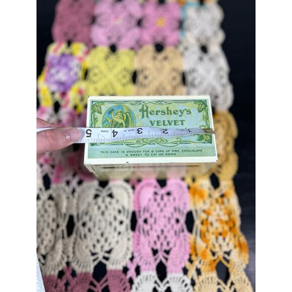 Vtg metal Hershey Chocolate Recipe Storage Box- Hersheys - pale yellow green - Picture 10 of 11